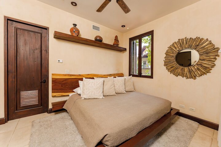 Room 216 of 1000
