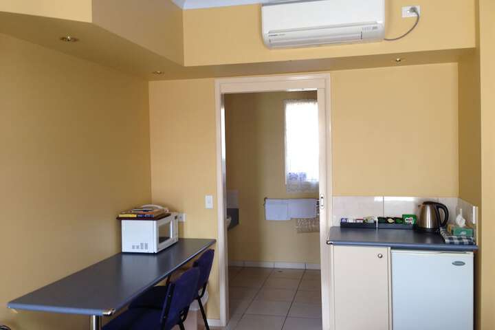 Room 19 of 38