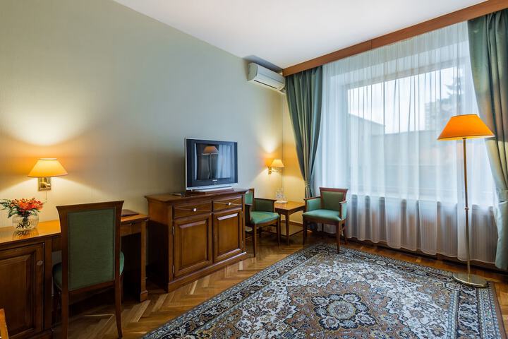 Room 47 of 84