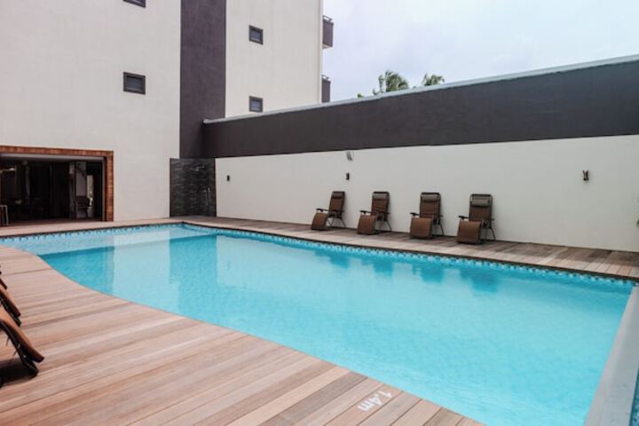 Pool 21 of 31