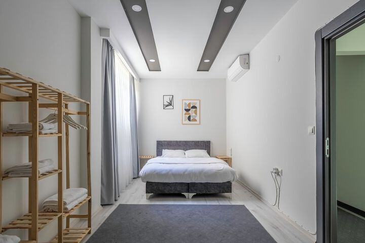 Room 132 of 293