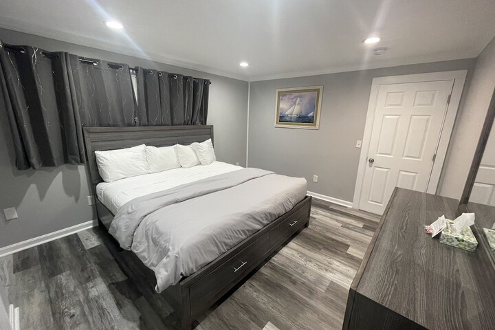 1 King Bed (18 of 18)