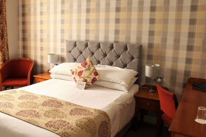 Room 10 of 38