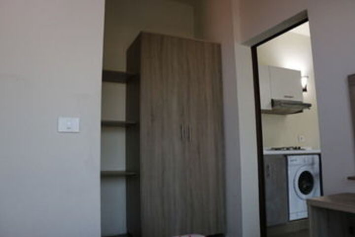 Room 6 of 17