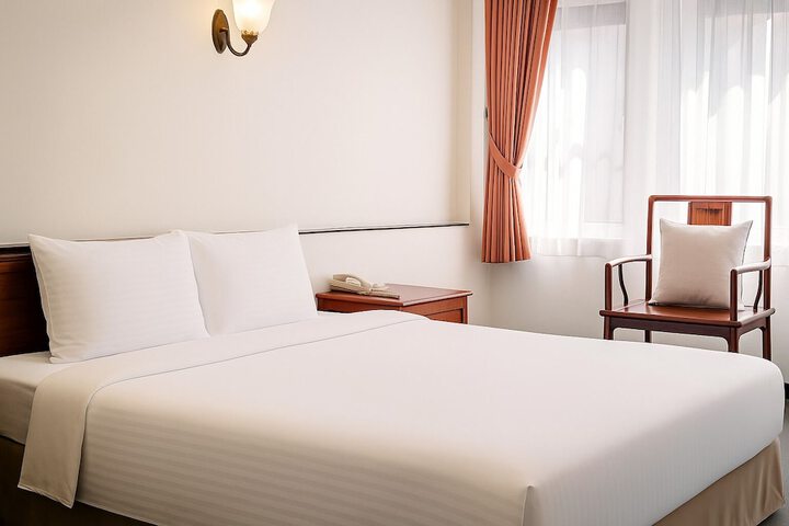 Room 28 of 82