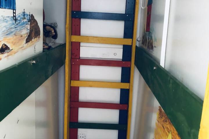Room 3 of 68