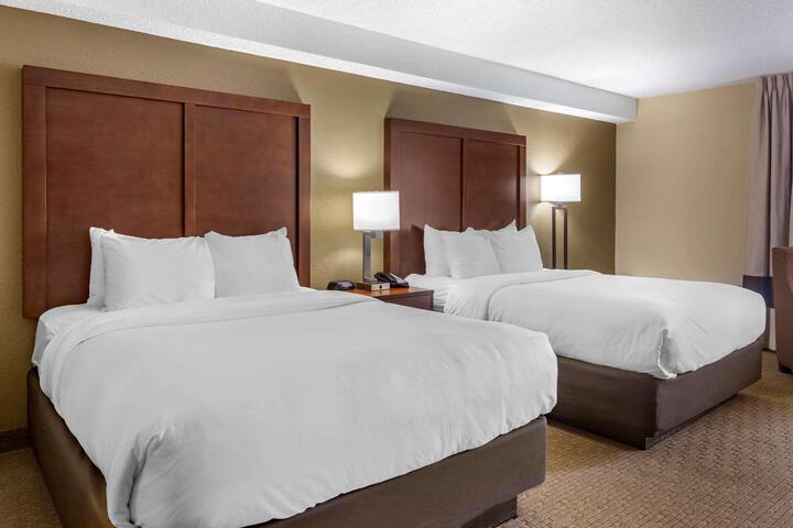 2 Double Beds (7 of 15)