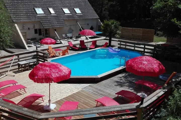 Pool 6 of 10