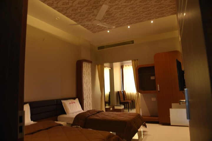 Room 11 of 43