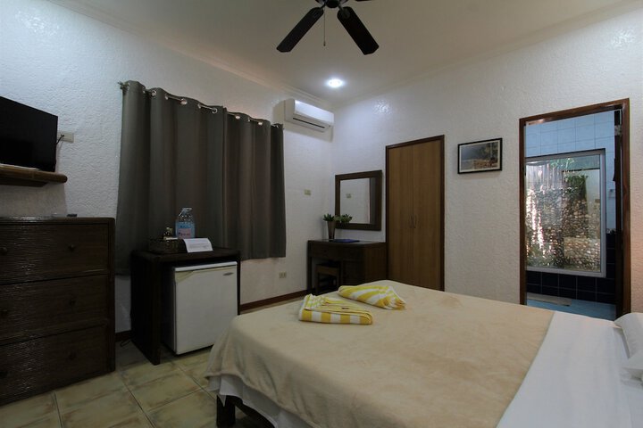 Room 9 of 37