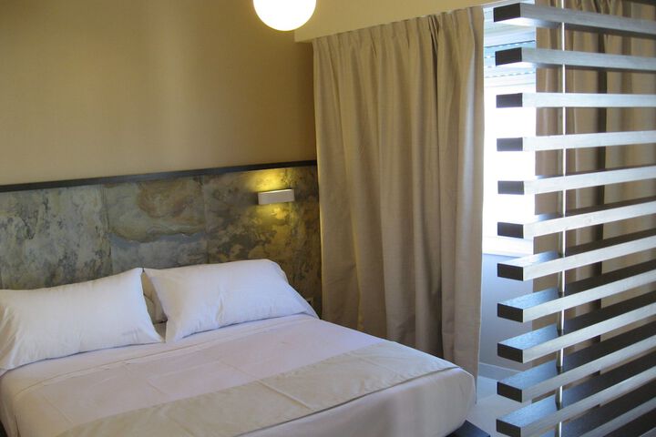 Room 17 of 39