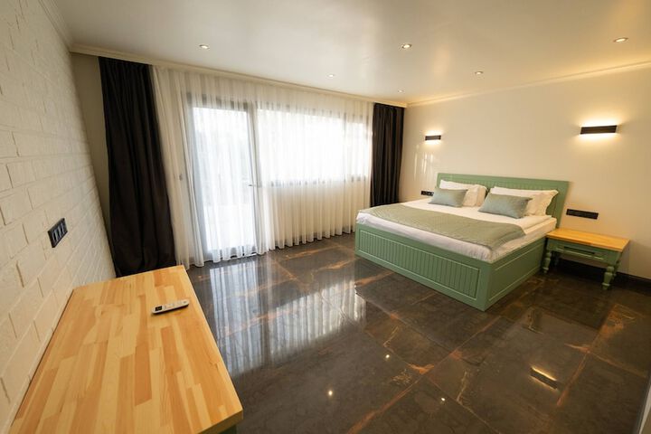 Room 19 of 49
