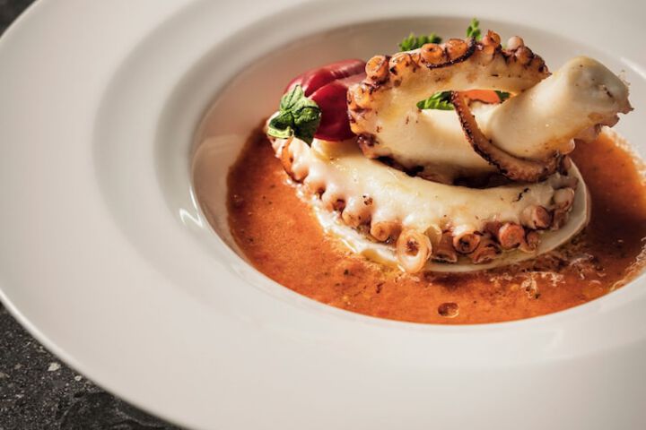 Dining 62 of 79
