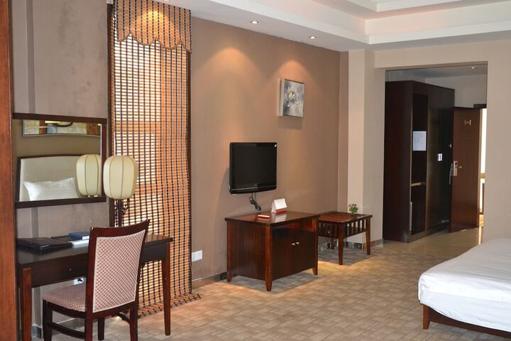 Room 16 of 48