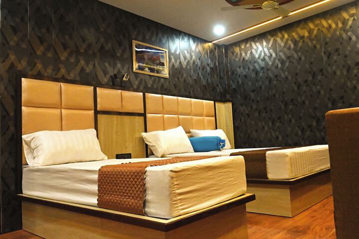 Room 7 of 17