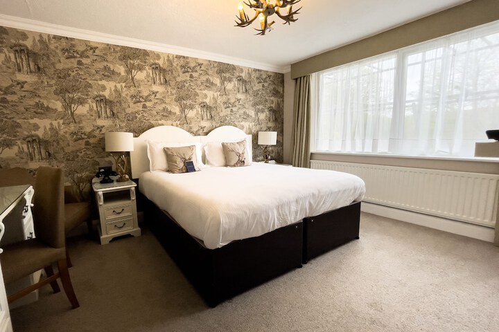 Room 4 of 42