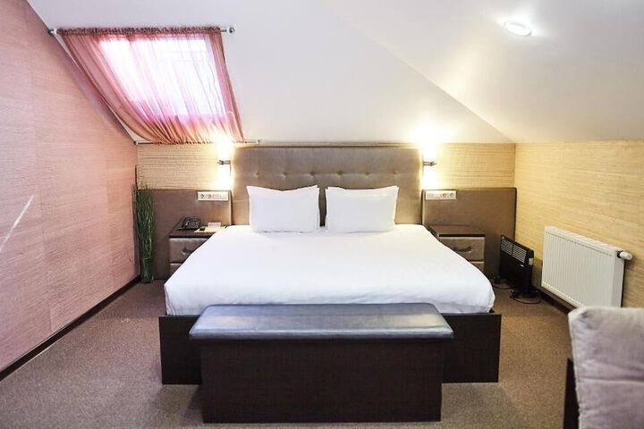 Room 19 of 82