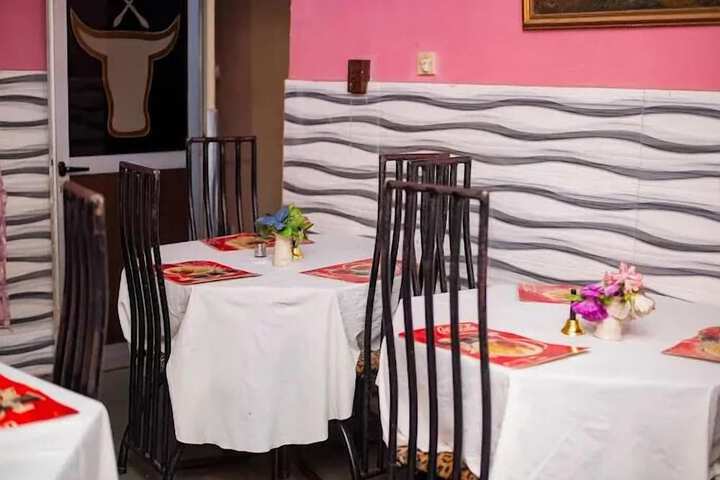 Dining 8 of 36