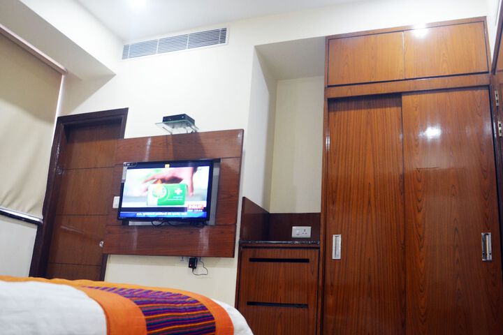 Room 30 of 41