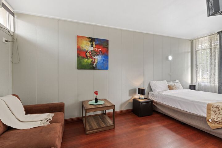 Room 17 of 60