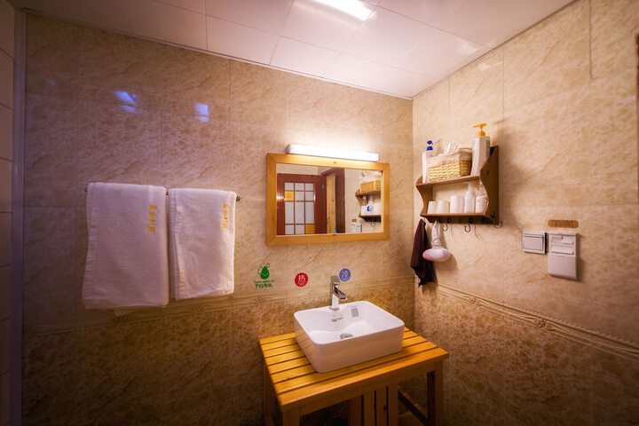 Room 38 of 49