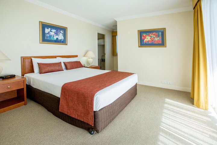 Room 7 of 65