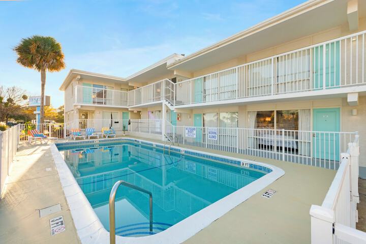 Pool 53 of 67