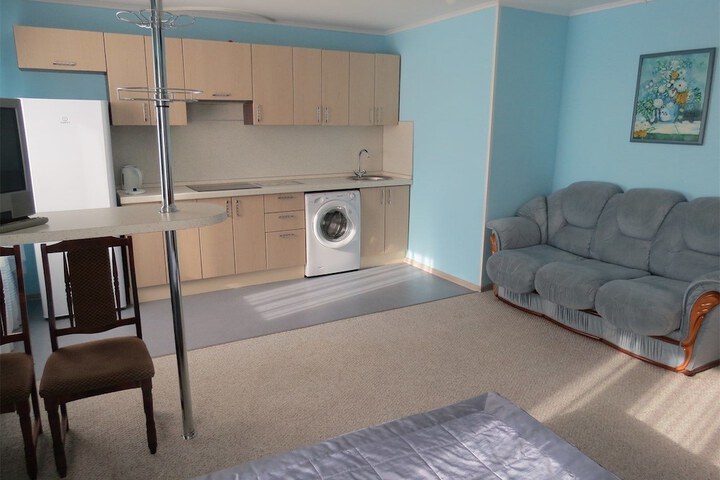 Room 24 of 38