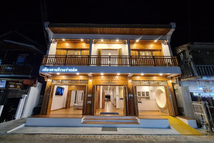 Chiangkhan River Walk Hotel