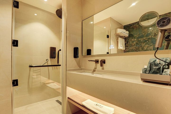 Room 21 of 44