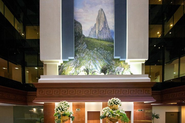 Entrance & Lobby