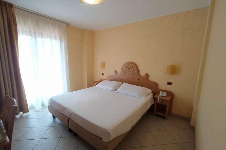 Room 19 of 47