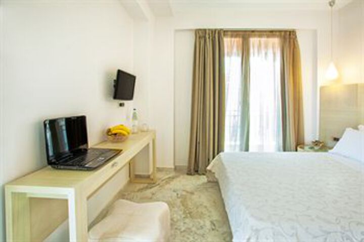 Room 15 of 43