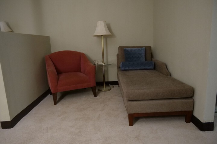 1 King Bed (2 of 10)