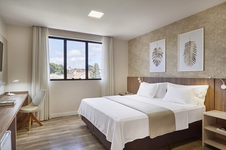 Room 10 of 84