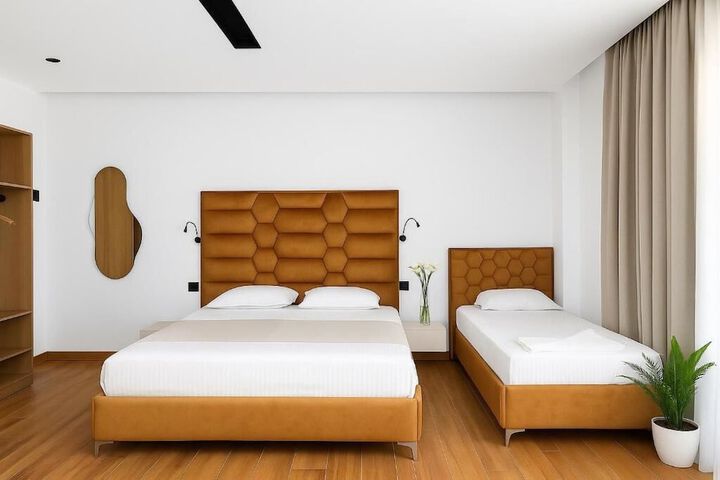 Room 2 of 23