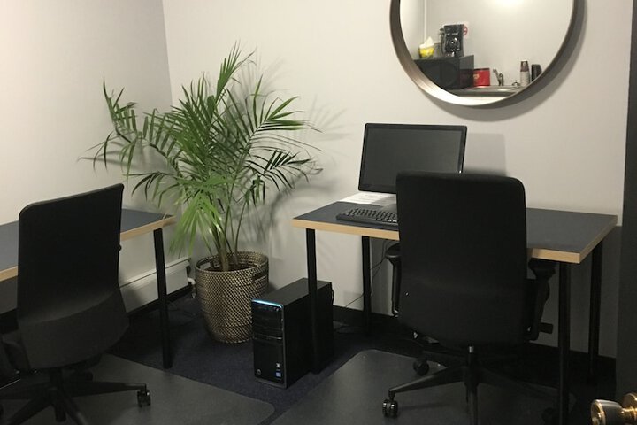 Business Center 80 of 85