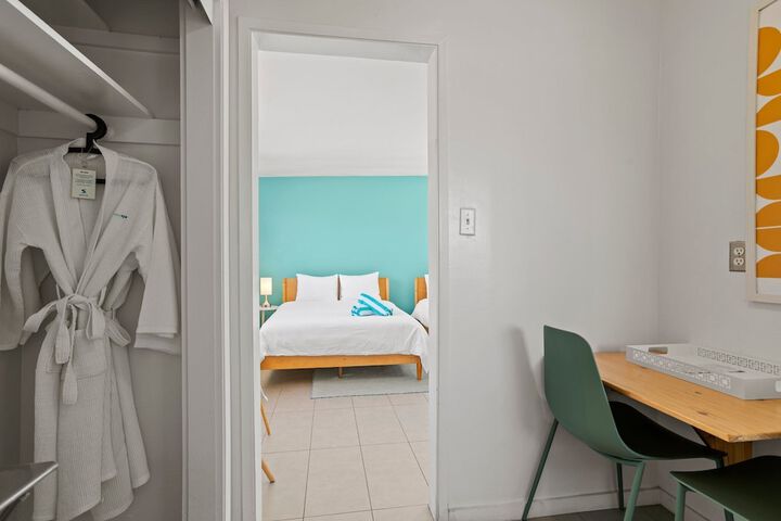 Double Room 1 King Bed (5 of 6)