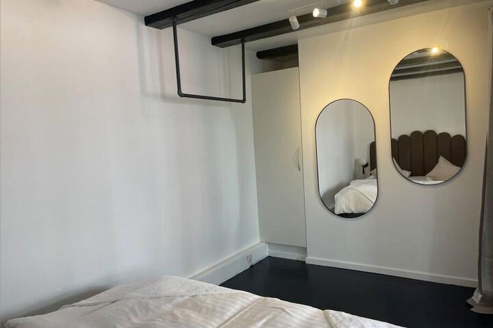 Room 37 of 69