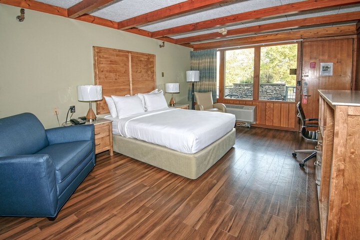 Room 28 of 121