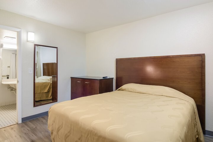 Room 5 of 25