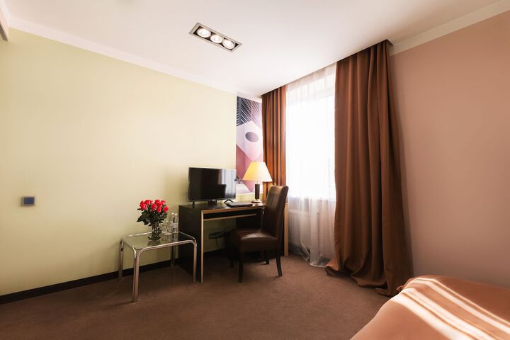 Room 18 of 35