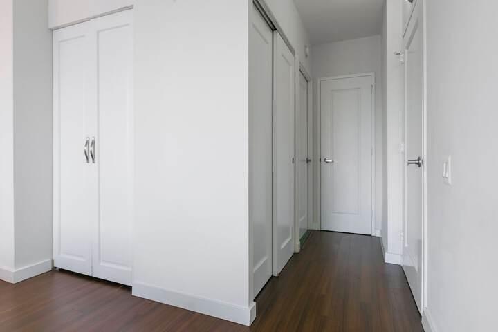 Room 11 of 108
