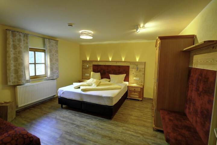 Room 5 of 20
