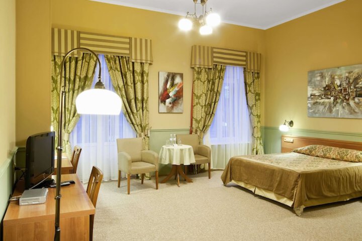 Room 30 of 89
