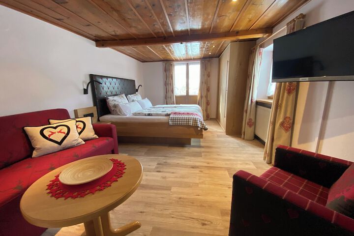 Room 19 of 102