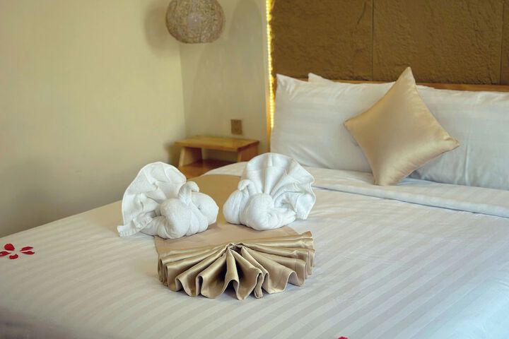 Room 5 of 32