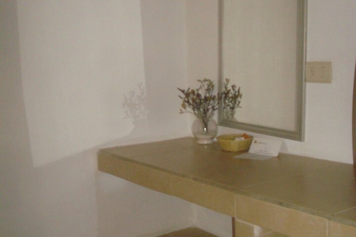 Room 93 of 142
