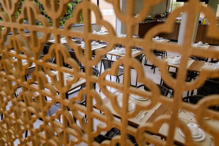 Dining 47 of 55