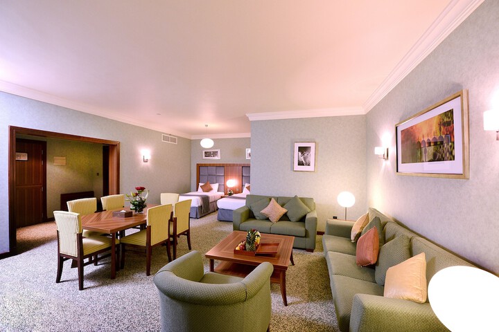 Room 17 of 34